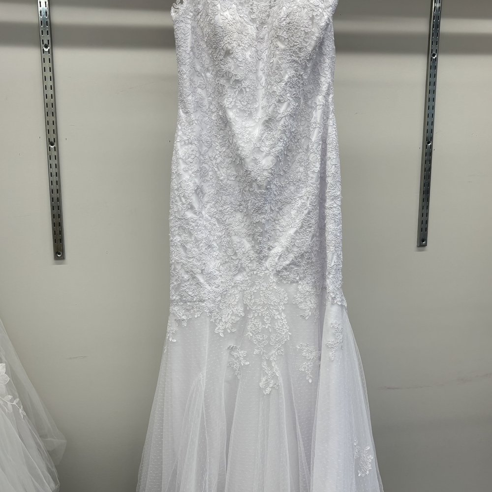 Elegant White Lace Wedding Dress